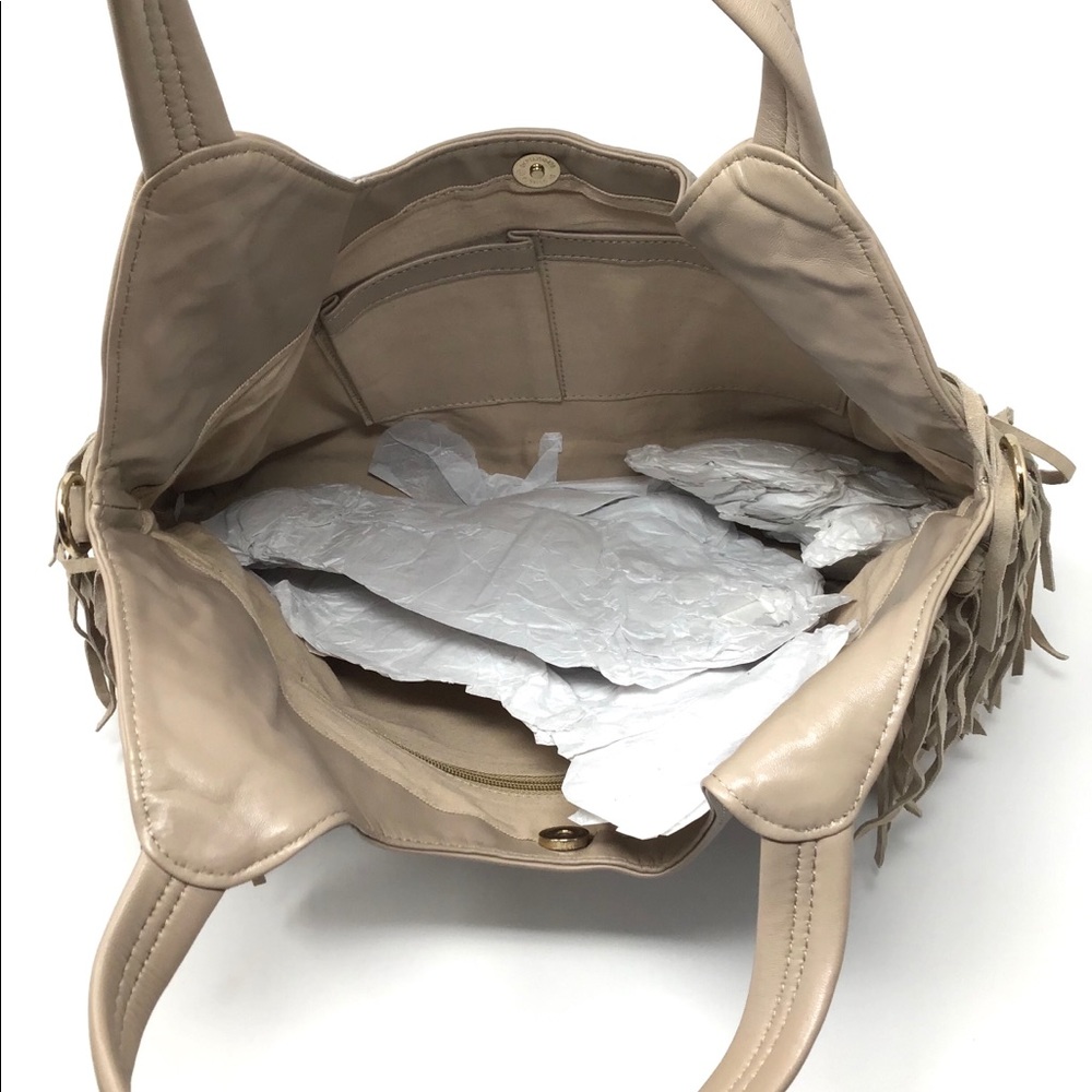 SALE❗️BOHO CHIC TASSELED LEATHER BAG/TOTE - Picture 9 of 16